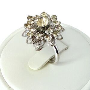 VTG Sarah Coventry Clear Rhinestone Flower Ring Sz 5 Signed Cottagecore
